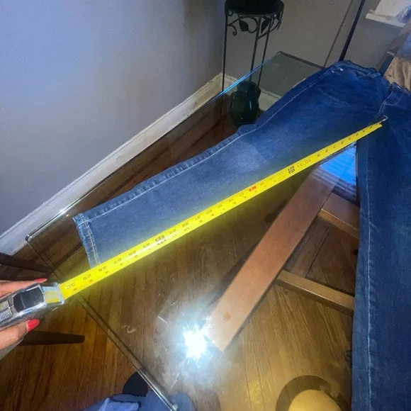 Guess Jeans - Picture 5 of 9